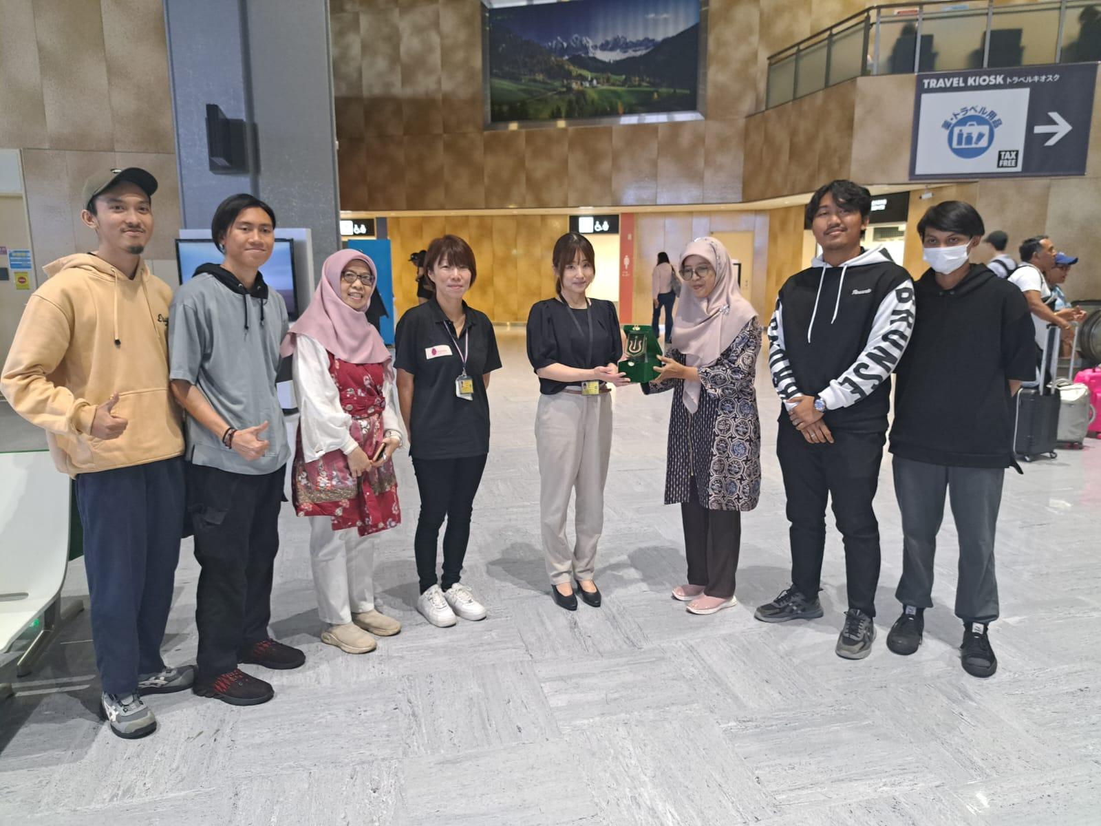 Read more about the article MBKM mandiri mahasiswa sastra Jepang di Bandara Narita