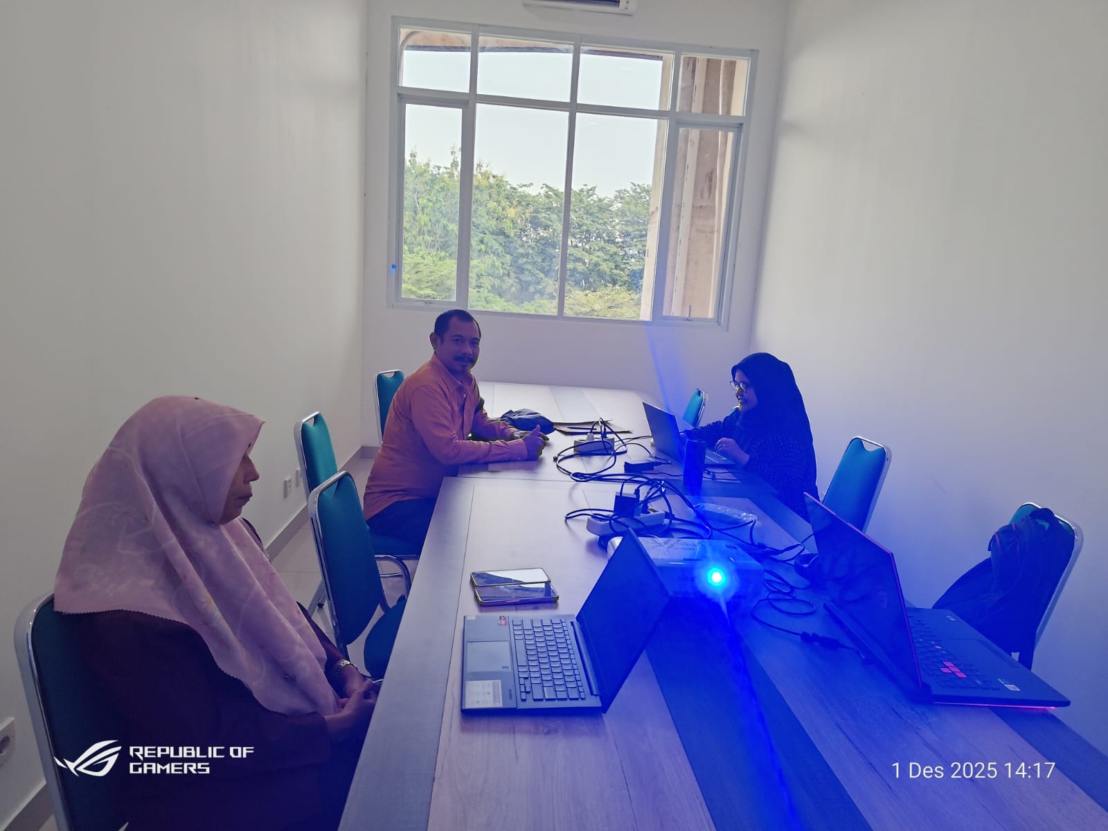 WhatsApp Image 2025-12-01 at 16.06